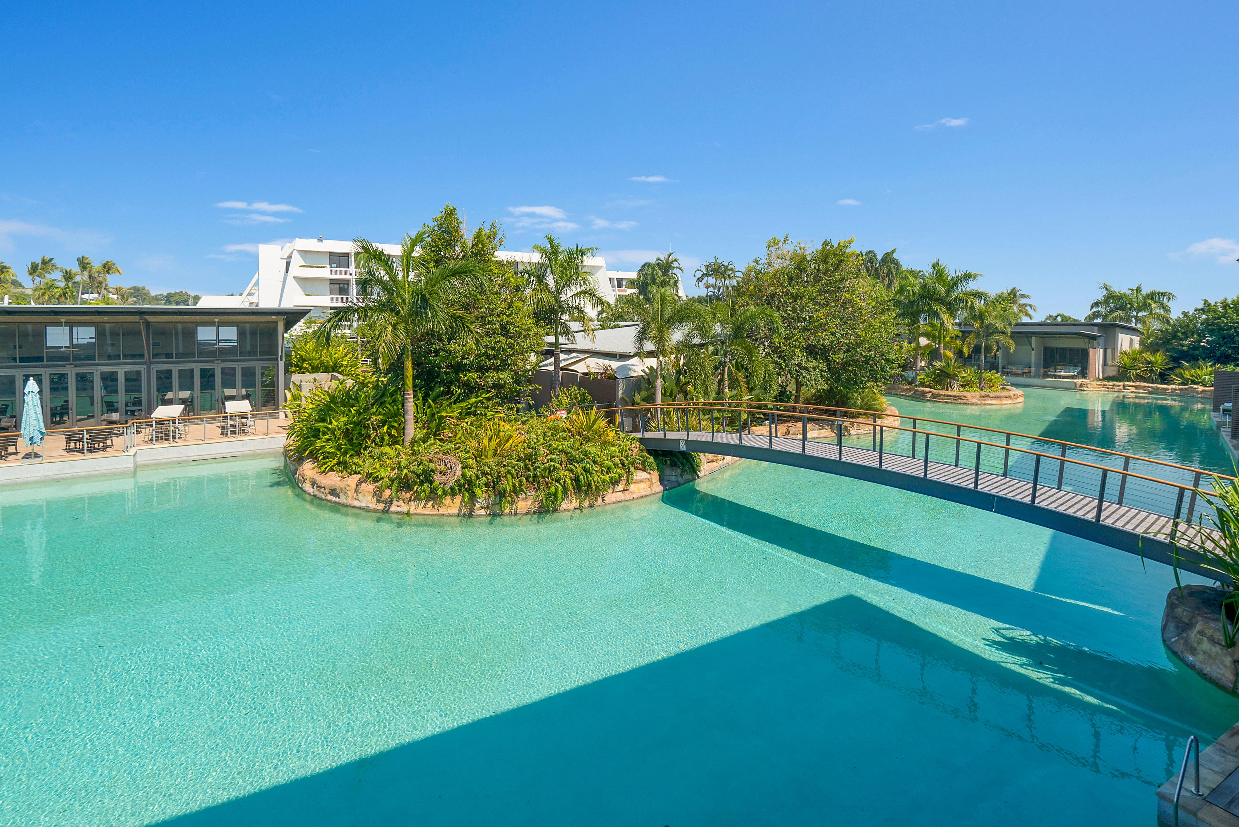 Mindil Beach Casino Resort Darwin Exterior photo The pool at Peppers Mantra on Saltwater Island