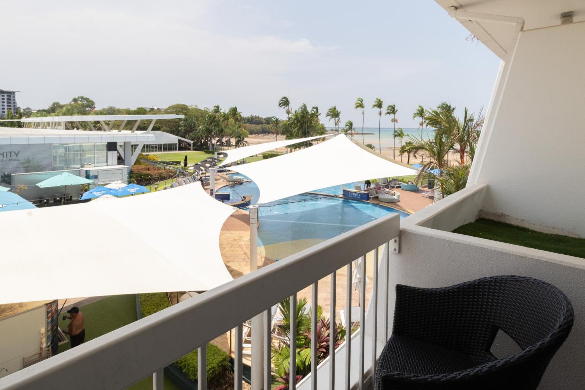 Mindil Beach Casino Resort Darwin Exterior photo View from a balcony