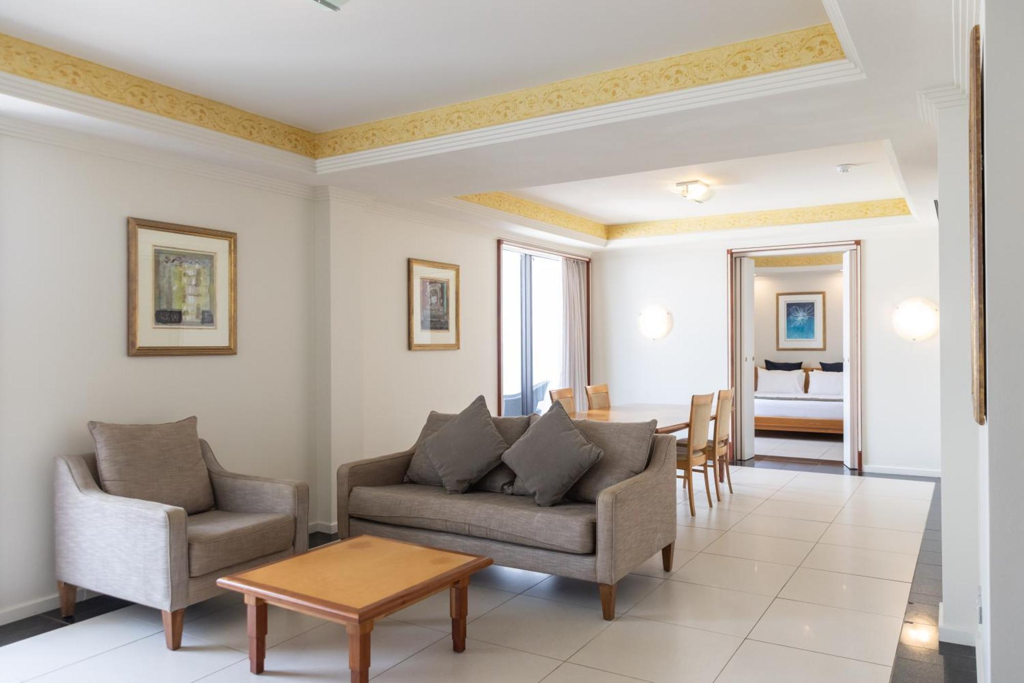 Mindil Beach Casino Resort Darwin Exterior photo A suite at the hotel
