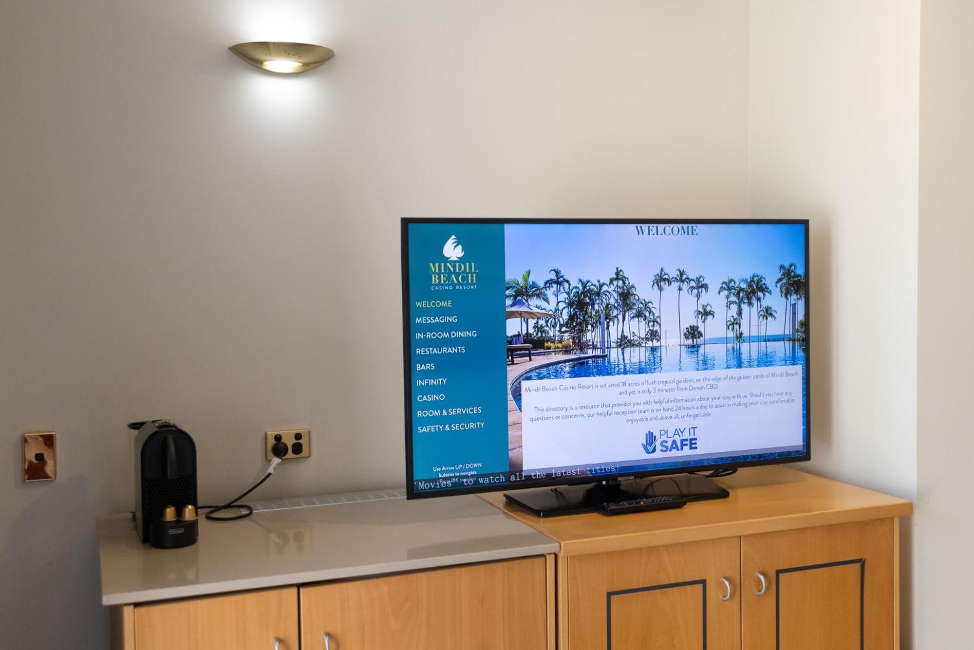 Mindil Beach Casino Resort Darwin Exterior photo A television with a built-in set-top box