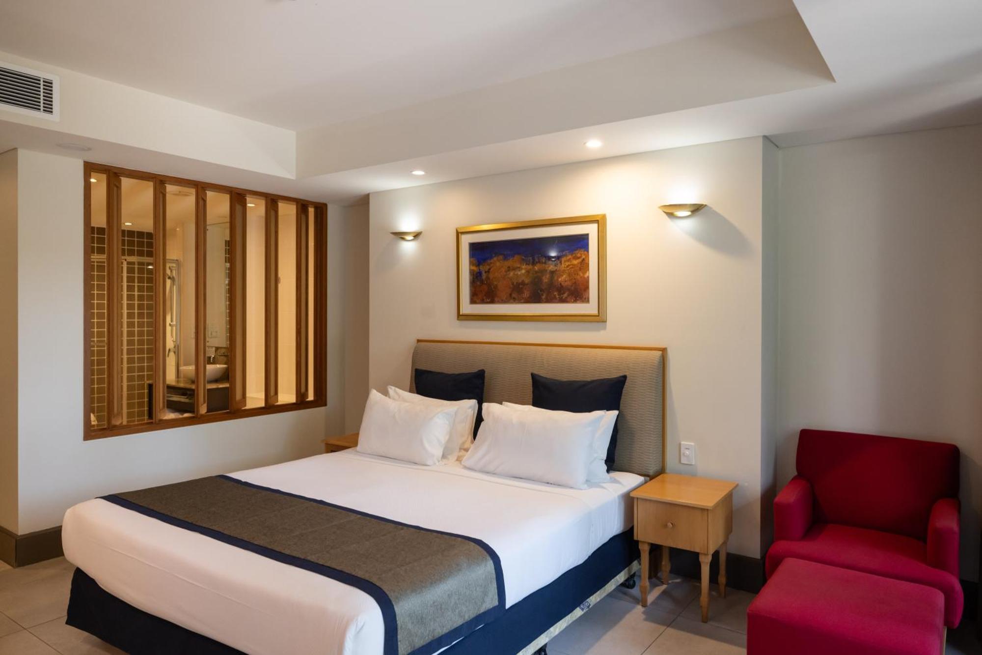 Mindil Beach Casino Resort Darwin Exterior photo Deluxe Room
