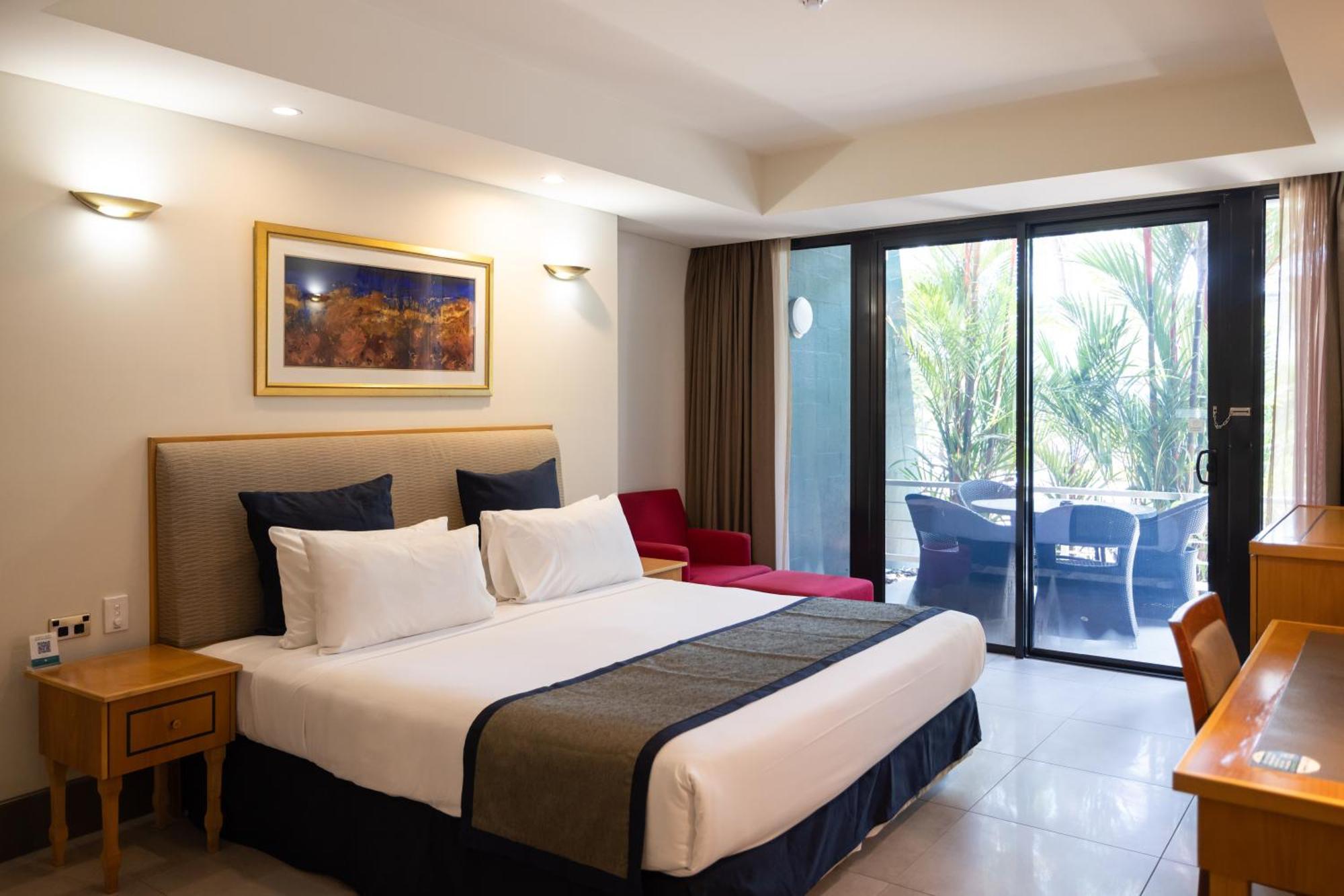 Mindil Beach Casino Resort Darwin Exterior photo Deluxe Room
