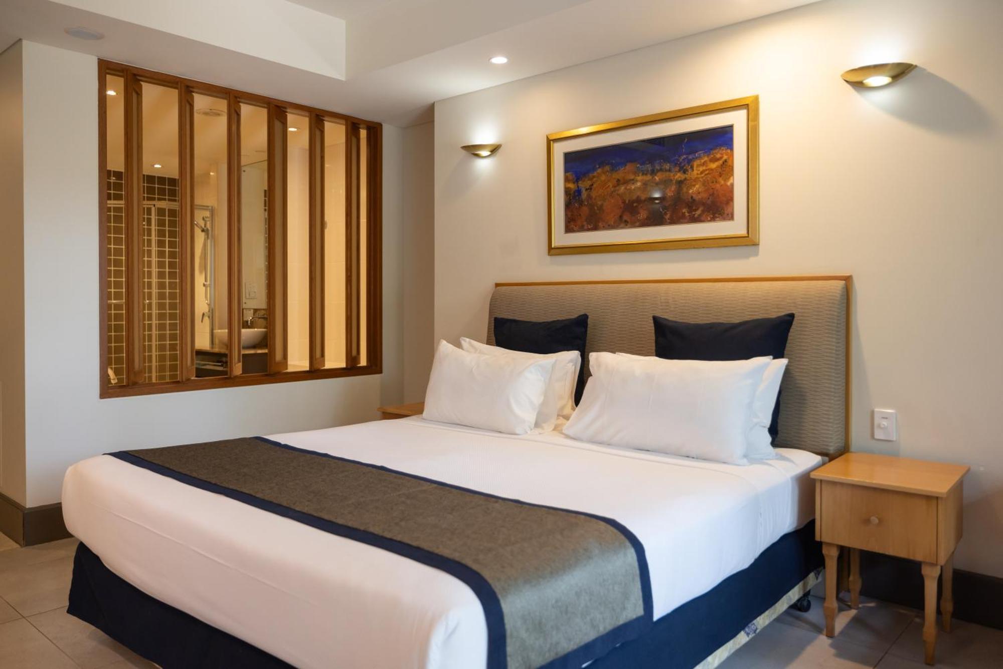 Mindil Beach Casino Resort Darwin Exterior photo Deluxe Room
