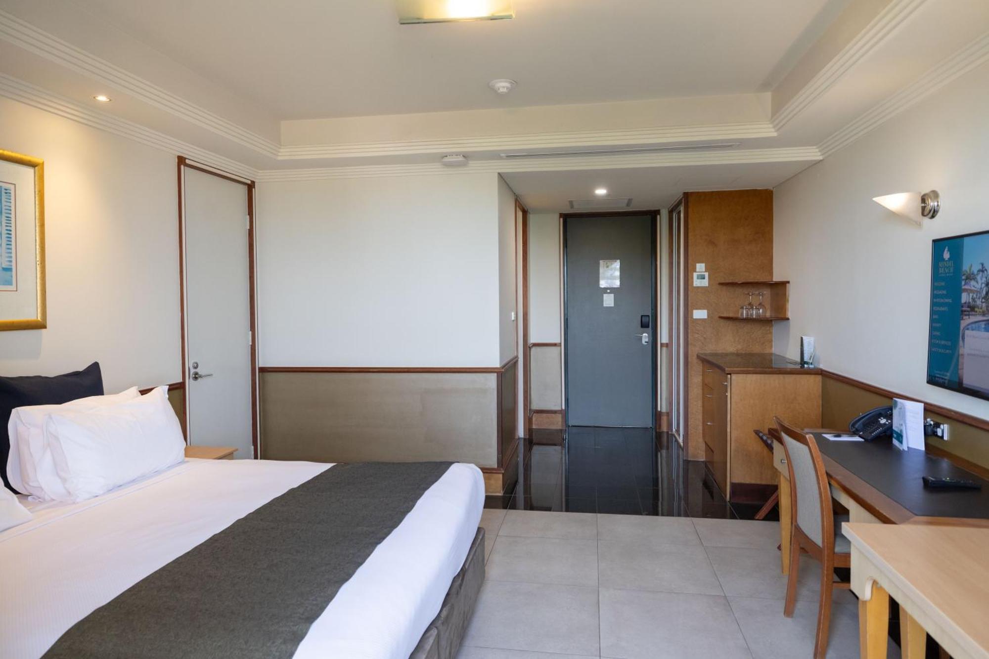 Mindil Beach Casino Resort Darwin Exterior photo A room at the hotel