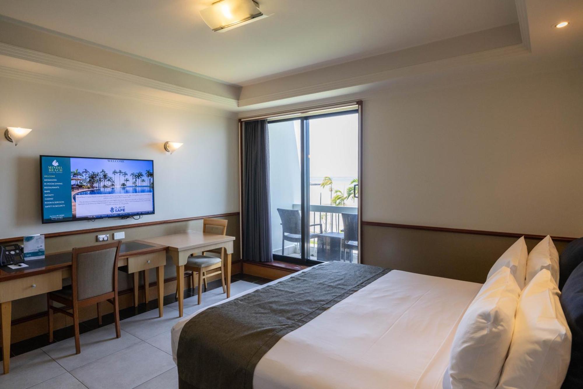 Mindil Beach Casino Resort Darwin Exterior photo A room at the hotel